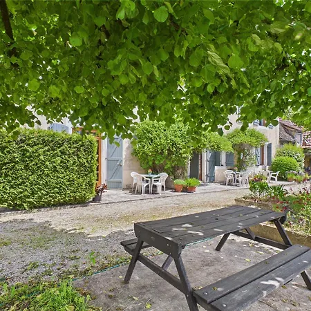 Mitoyen - 4 Personnes - Piscine Commune * Montignac-Lascaux