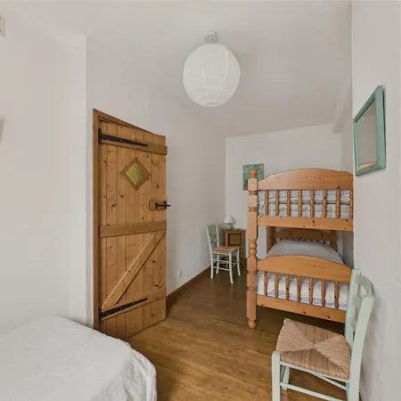 Mitoyen - 4 Personnes - Piscine Commune Holiday home Montignac-Lascaux