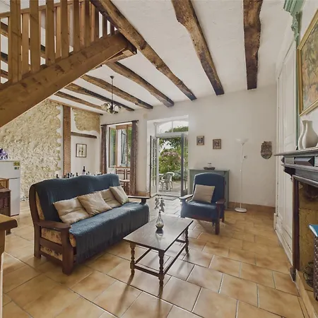 Mitoyen - 4 Personnes - Piscine Commune Montignac-Lascaux