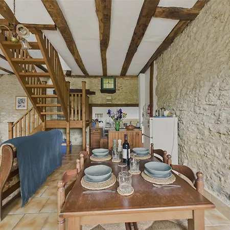 Holiday home Mitoyen - 4 Personnes - Piscine Commune Montignac-Lascaux