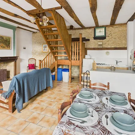 Mitoyen - 4 Personnes - Piscine Commune Holiday home