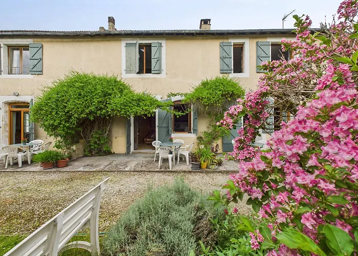 Mitoyen - 4 Personnes - Piscine Commune *