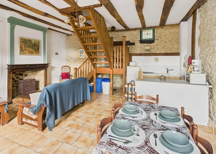 Mitoyen - 4 Personnes - Piscine Commune Vakantiehuis