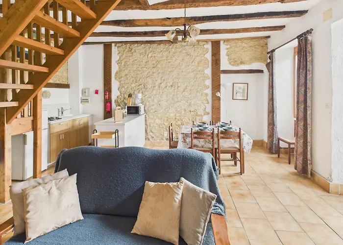 Mitoyen - 4 Personnes - Piscine Commune Montignac-Lascaux